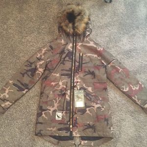 Vintage Camo Ski/Snowboard Jacket !